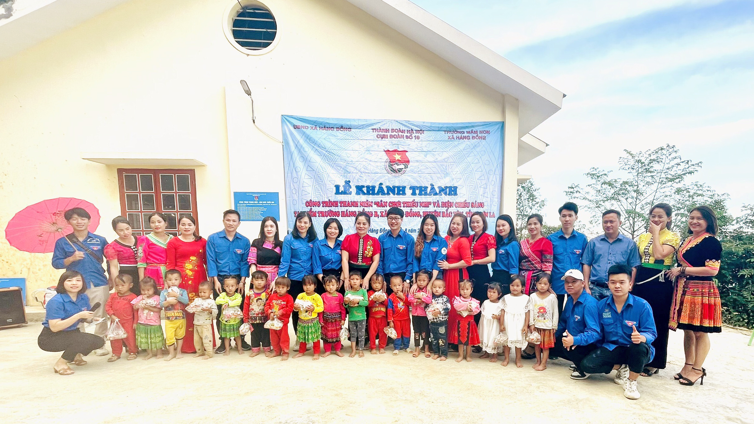 Cụm Đoàn số 10 - Thành đoàn Hà Nội khánh thành công trình thanh niên “Sân chơi thiếu nhi” tại xã Háng Đồng, huyện Bắc Yên, tỉnh Sơn La