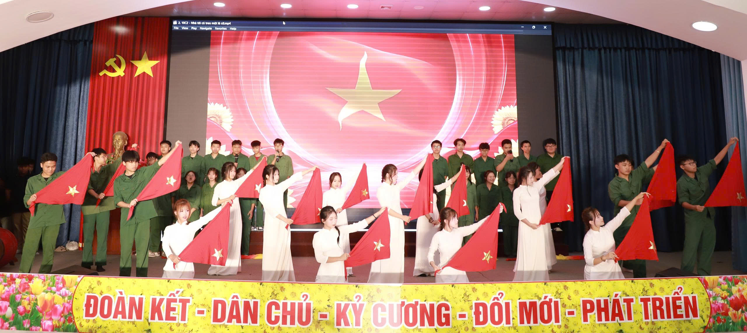 DẤU ẤN TỰ HÀO TẠI GALA “TỔNG KẾT KHÓA HỌC AN NINH - QUỐC PHÒNG VÀ CHÀO ĐÓN TÂN  HỌC SINH KHỐI 10 NĂM HỌC 2026 – 2027”