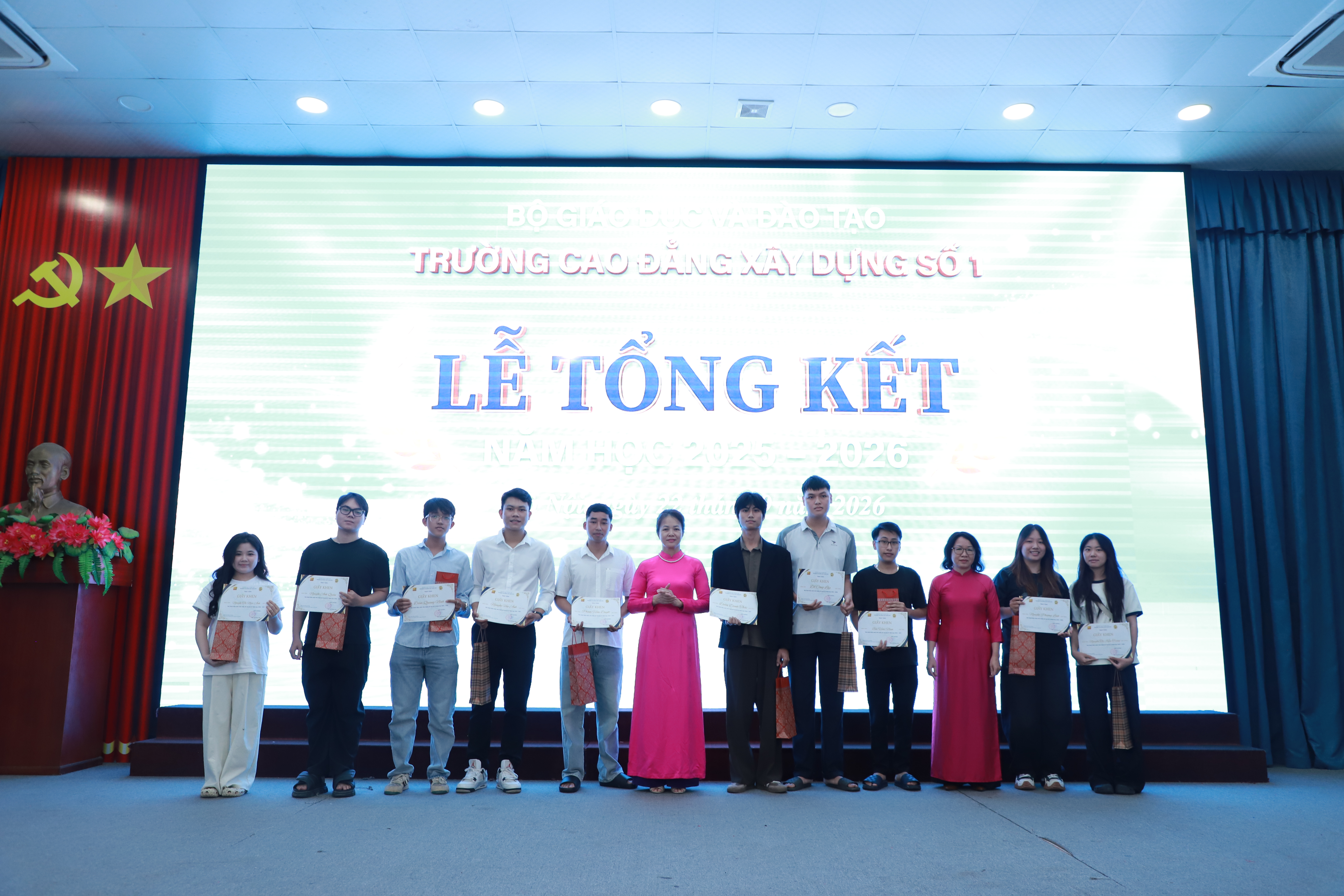 LỄ TỔNG KẾT NĂM HỌC 2026 CỦA TRƯỜNG CAO ĐẲNG XÂY DỰNG SỐ 1