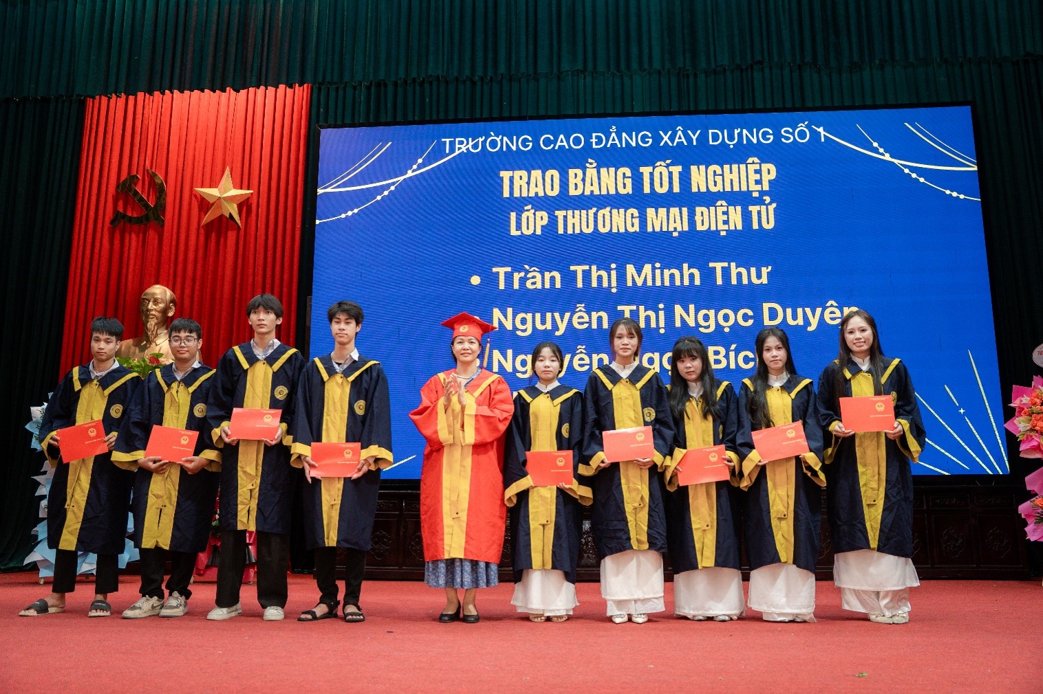 TRƯỜNG CAO ĐẲNG XÂY DỰNG SỐ 1 PHỐI HỢP VỚI TRUNG TÂM GDNN - GDTX KIẾN XƯƠNG – TỈNH HƯNG YÊN TỔ CHỨC TRAO BẰNG TỐT NGHIỆP TRUNG CẤP CHO HỌC SINH KHÓA HỌC 2023 – 2026 TẠI CƠ SỞ LIÊN KẾT 