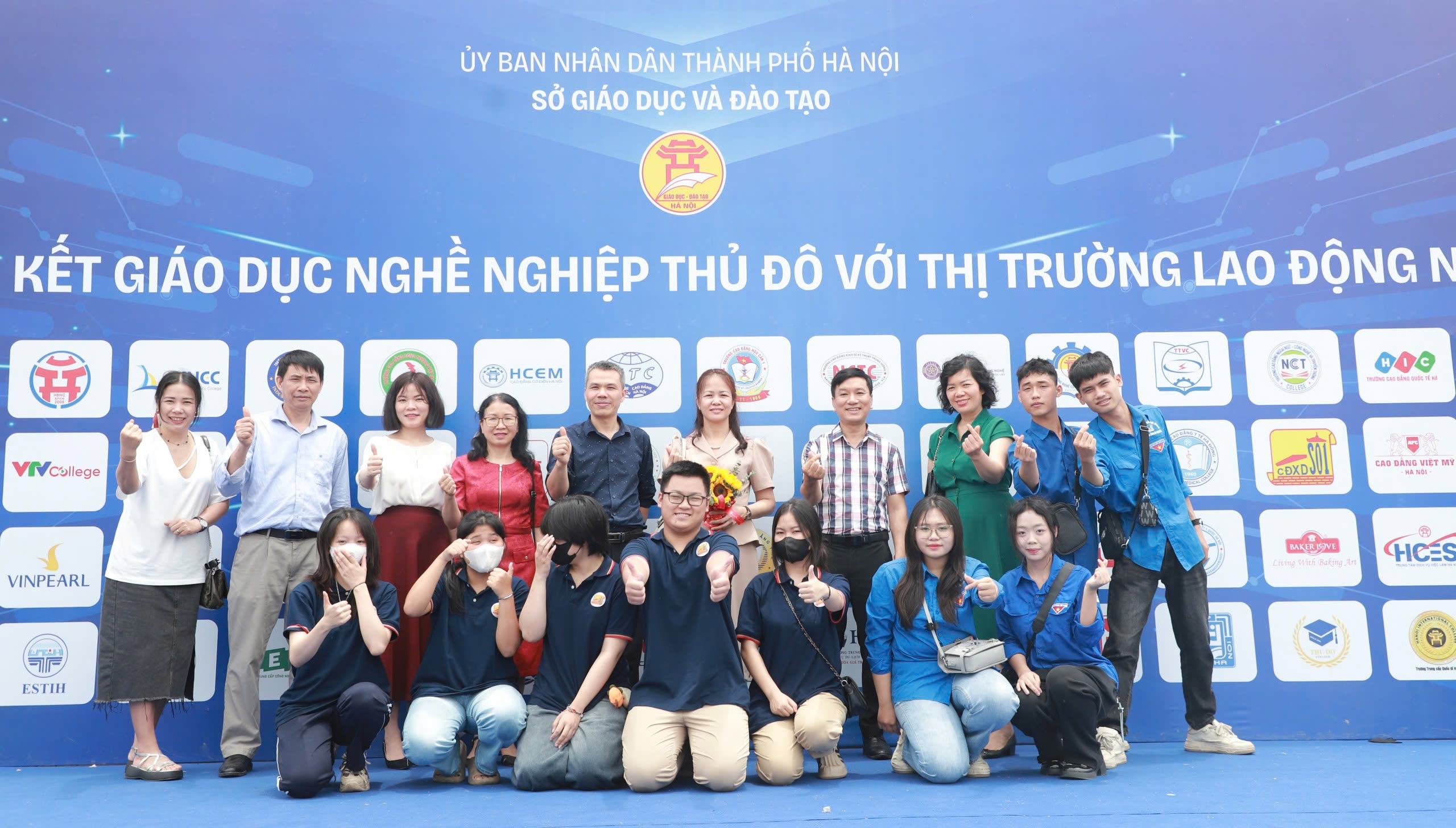 THAM GIA TRÌNH DIỄN NGHỀ THIẾT KẾ ĐỒ HỌA VÀ TƯ VẤN HƯỚNG NGHIỆP TẠI NGÀY HỘI GẮN KẾT GIÁO DỤC NGHỀ NGHIỆP THỦ ĐÔ VỚI THỊ TRƯỜNG LAO ĐỘNG NĂM 2025