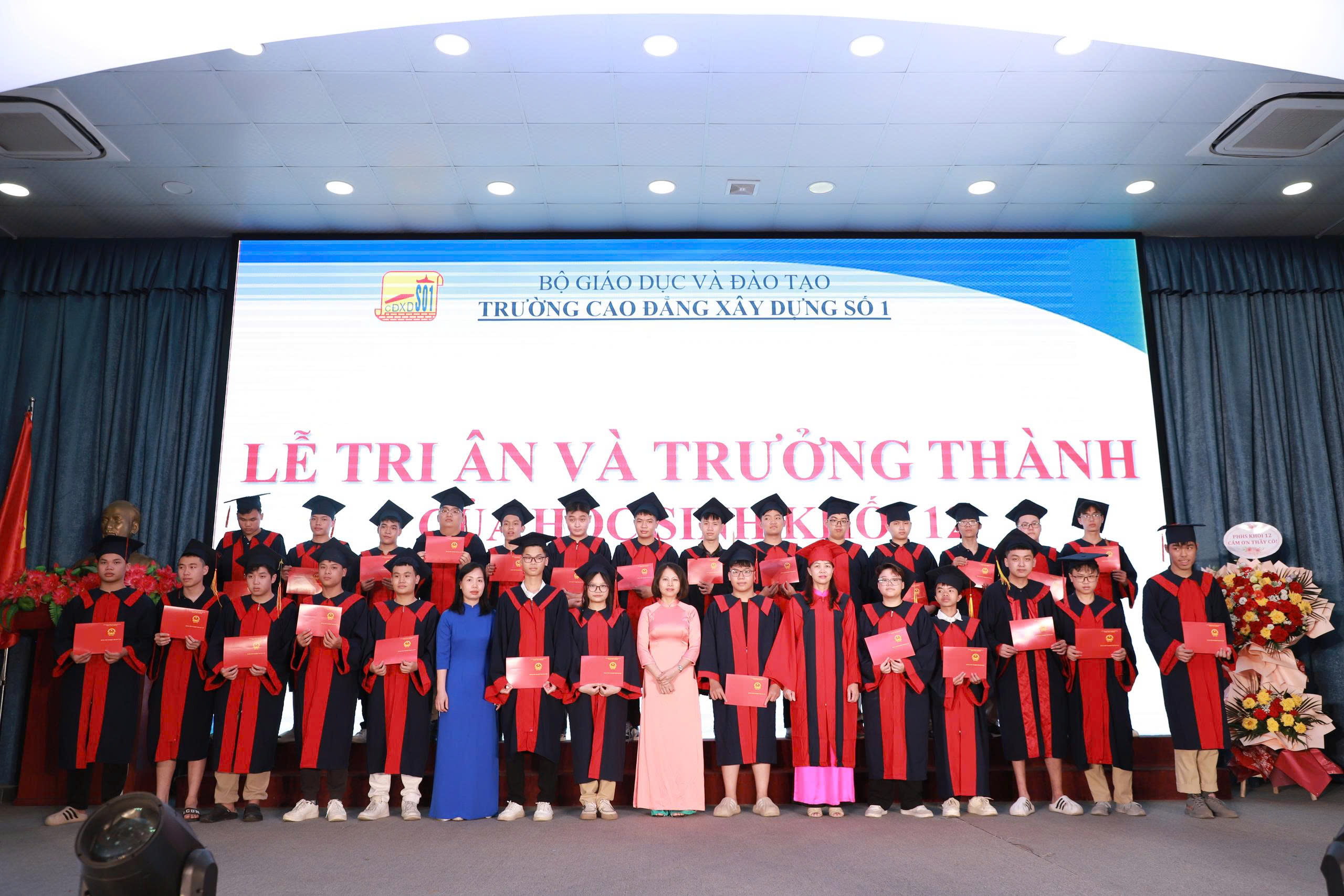 LỄ TRI ÂN VÀ TRƯỞNG THÀNH HỌC SINH KHỐI 12 NIÊN KHÓA 2022 - 2025